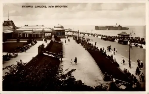 Ak New Brighton Wallasey England, Victoria Gardens,  Menschen, Meer, Promenade