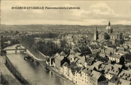 Ak Namur Wallonien, Panorama der Stadt, Blick auf die Kathedrale, Fluss und Schiffe