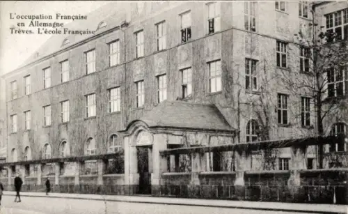 Ak Tréves Gard, Französische Besatzung,  L'école Française