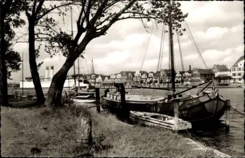 Ak Ostseebad Travemünde Lübeck, Hafenpartie
