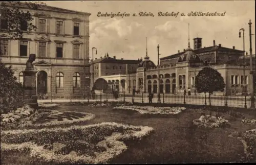 Ak Ludwigshafen am Rhein, Bahnhof und Schillerdenkmal