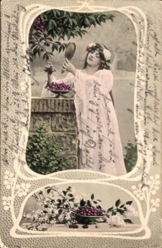 Jugendstil Passepartout Ak Junge Frau mit Spiegel, Kirschen, coloriert