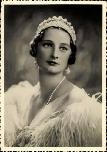Ak Astrid von Schweden, Königin von Belgien, Portrait