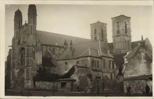 Foto Ak Laon Aisne, Kirche Sankt Martin