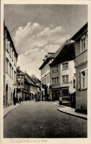 Ak Sangerhausen am Harz,  Kornmarkt, Straßenansicht, Menschen, Wolken