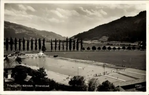Ak Friesach in Kärnten, Friesach Kärnten, Strandbad, Schwimmbad, Bäume, Berge