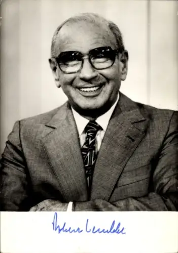 Ak Moderator Robert E. Lembke, Portrait, Autogramm