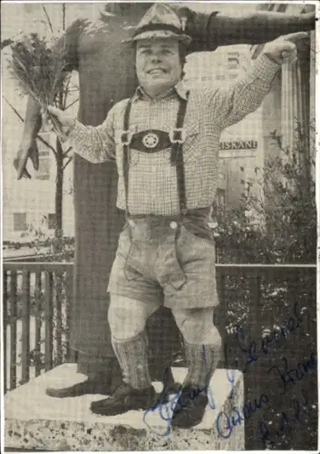 Autogramm Clown Klein Helmut, Helmut Werner, Portrait in Lederhose