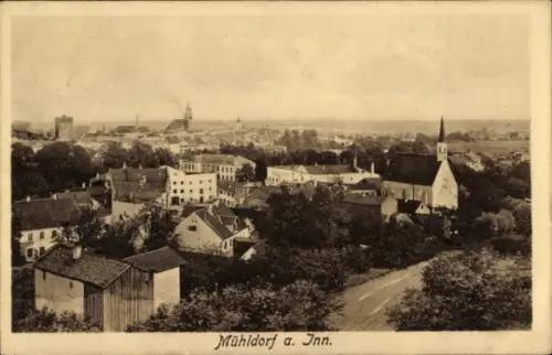 Ak Mühldorf am Inn Oberbayern, Stadtansicht, Kirche, Häuser, Landschaft