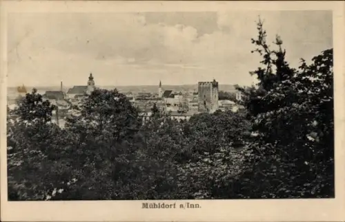 Ak Mühldorf am Inn Oberbayern, Stadtansicht  Bäume im Vordergrund,  Gebäude, schwarz-weiß