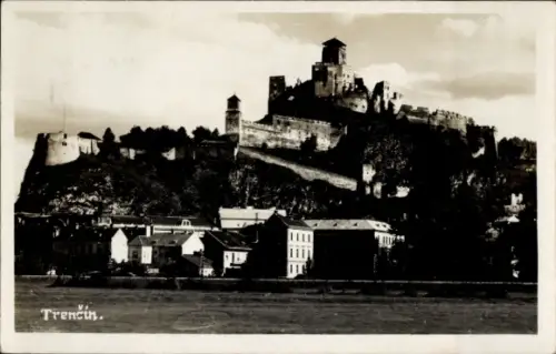 Ak Trenčín Trencsén Trentschin Slowakei, Burg  Stadtansicht, Schwarz-Weiß-Foto