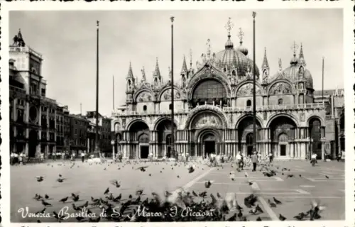 Ak Venezia Venedig Veneto, Basilika von San Marco, Tauben, Platz, Schwarz-Weiß-Foto