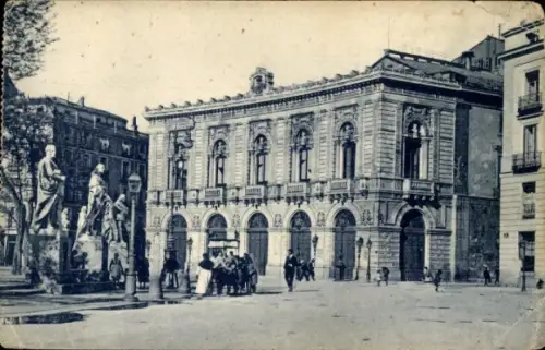 Ak Madrid Spanien, Teatro Real,  Statue, Menschen, 