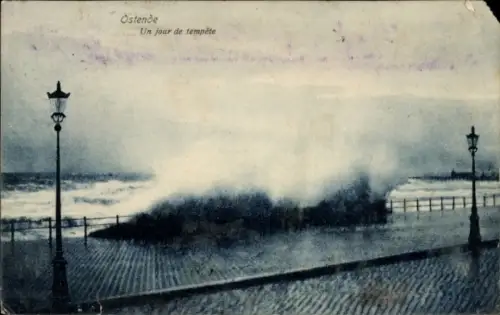 Ak Oostende Ostende Westflandern,  stürmisches Meer, Straßenlaternen, Wellen, Küstenpromenade