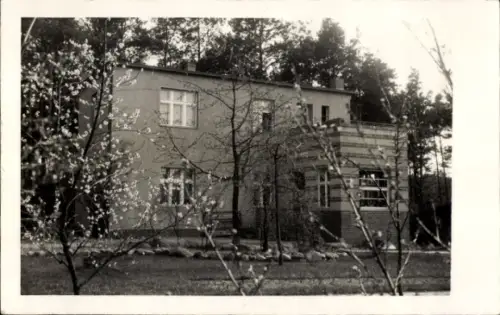 Foto Ak Petershagen Eggersdorf Brandenburg, Wohnhaus, Garten