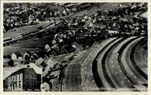 Ak Niederlinxweiler St. Wendel im Saarland, Luftaufnahme von  Gasthaus Ww. Volz, schöne Fremdenzi