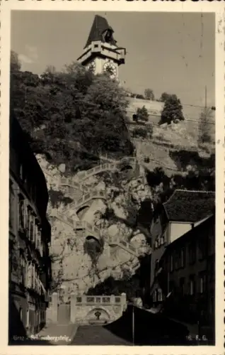 Ak Graz Steiermark,  Schlossbergsteig, Uhrturm, Treppen, Felsen