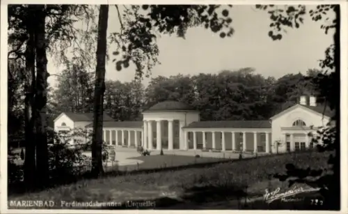 Ak Mariánské Lázně Marienbad Region Karlsbad, Ferdinandsbrunnen