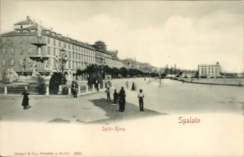 Ak Split Spalato Kroatien, Split-Riva,   Ansicht, Menschen, Wasser, Gebäude