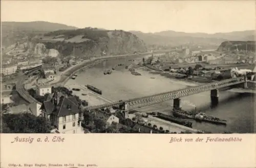 Ak Ústí nad Labem Aussig an der Elbe,  Blick von der Ferdinandhöhe, Flusslandschaft, Schiffe