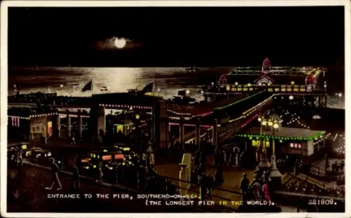 Ak Southend on Sea Essex England, Eingang zum Pier bei Nacht