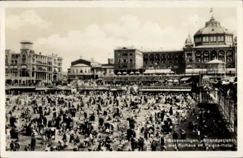 Ak Scheveningen Den Haag Südholland, Strandansicht, Kurhaus, Palace-Hotel, viele Menschen am Stra