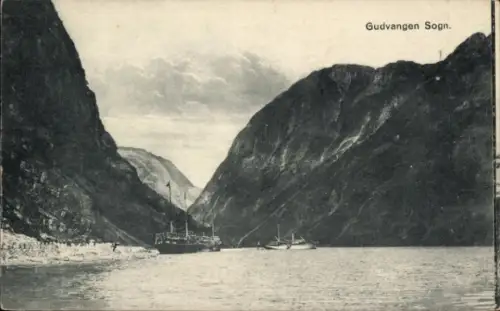 Ak Gudvangen Norwegen, Schiff im Fjord, Berge, Wasser, Text 'Gudvangen Sogn.'
