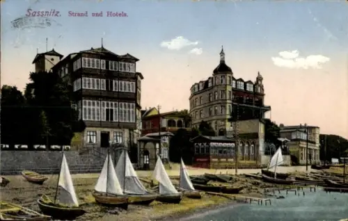 Ak Sassnitz auf Rügen,  Strand, Hotels, Segelboote, Küstenansicht