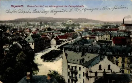 Ak Bayreuth in Oberfranken,  Gesamtansicht, Festspielhalle im Hintergrund, farbige 