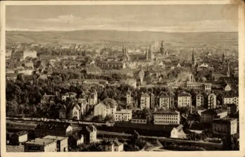 Ak Würzburg am Main Unterfranken,  Gesamtansicht, Stadtansicht, viele Gebäude, Landschaft