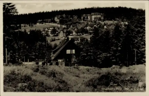 Ak Oberhof im Thüringer Wald, Oberhof Thur, 825 m ü. d. M., Landschaft mit Häusern, Bäume