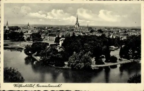 Ak Wolfenbüttel in Niedersachsen,  Gesamtansicht, Stadtansicht, Fluss, Bäume, 