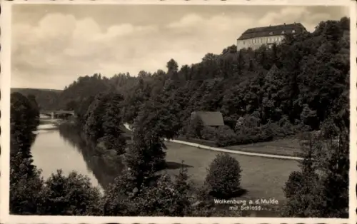 Ak Wolkenburg an der Mulde Limbach Oberfrohna Sachsen,  Schloss, Fluss, Bäume, Landschaft