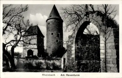 Ak Rheinbach im Rhein Sieg Kreis,  Am Hexenturm, zwei Türme, Bäume, Schwarz-Weiß-Foto