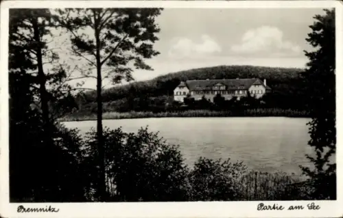 Ak Premnitz im Havelland, Partie am See, Villa, Bäume