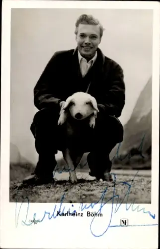 Ak Schauspieler Karlheinz Böhm, Portrait mit Schwein, Autogramm