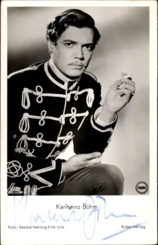 Ak Schauspieler Karlheinz Böhm, Portrait mit Zigarette, Uniform, Dunja