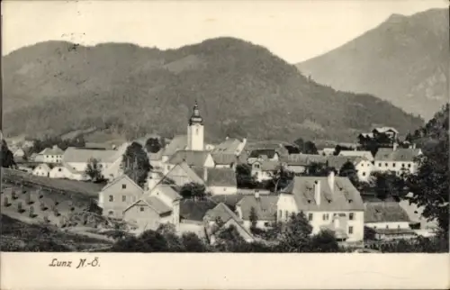Ak Lunz am See Niederösterreich, Landschaft mit Bergen, Kirche, Häusern, Ortsschild Lunz N.-Ö.