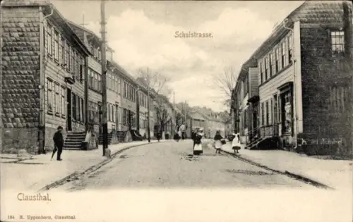 Ak Clausthal Zellerfeld im Oberharz, Blick in die Schulstraße, Geschäft, Passanten