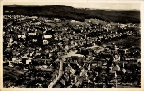 Ak Dudweiler Saarbrücken im Saarland, Luftaufnahme von Dudweiler (Saar), Häuseransicht, ländliche