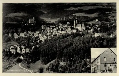 Ak Gössweinstein Gößweinstein in Oberfranken, Luftaufnahme von  Kirche, Häuser, Wald, 
