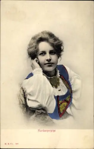 Ak Hardanger Norwegen, Frau in norwegischer Volkstracht