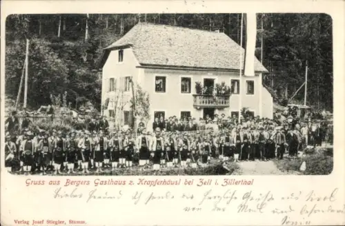 Ak Zell im Zillertal Tirol, Bergers Gasthaus zum Krapferhäusl, Trachtengruppe