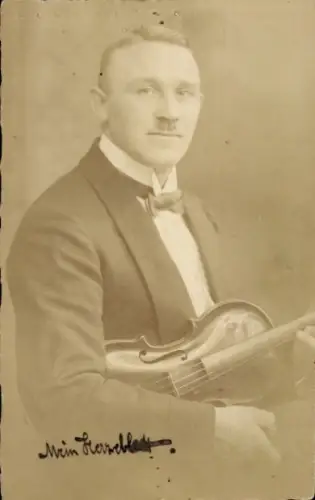 Foto Ak Mann mit einer Geige, Mein Herzeblatt, Seppl, Norderney 1921