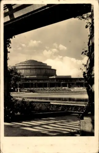 Ak Wrocław Breslau Schlesien, Jahrhunderthalle, Wasser, Bäume, Wolken