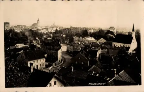 Ak Mühldorf am Inn Oberbayern, Stadtansicht von  Häuser, Kirche, Türme, Landschaft