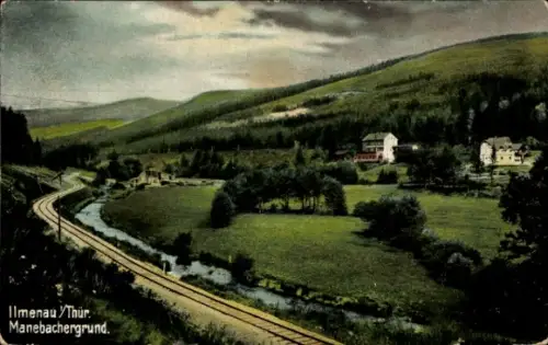Ak Ilmenau in Thüringen, Ilmenau Thür, Manebachergrund, Landschaft mit Gleisen und Häusern