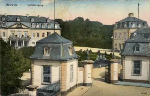 Ak Neuwied am Rhein,  Schloßeingang