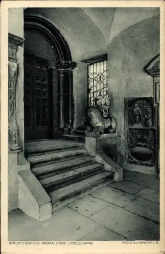 Ak Berchtesgaden in Oberbayern,  Roman Löwe, Kreuzgang, Treppe, Statue
