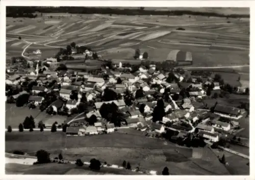Ak Huglfing in Oberbayern, Luftaufnahme von  ländliche Umgebung, viele Häuser, Felder
